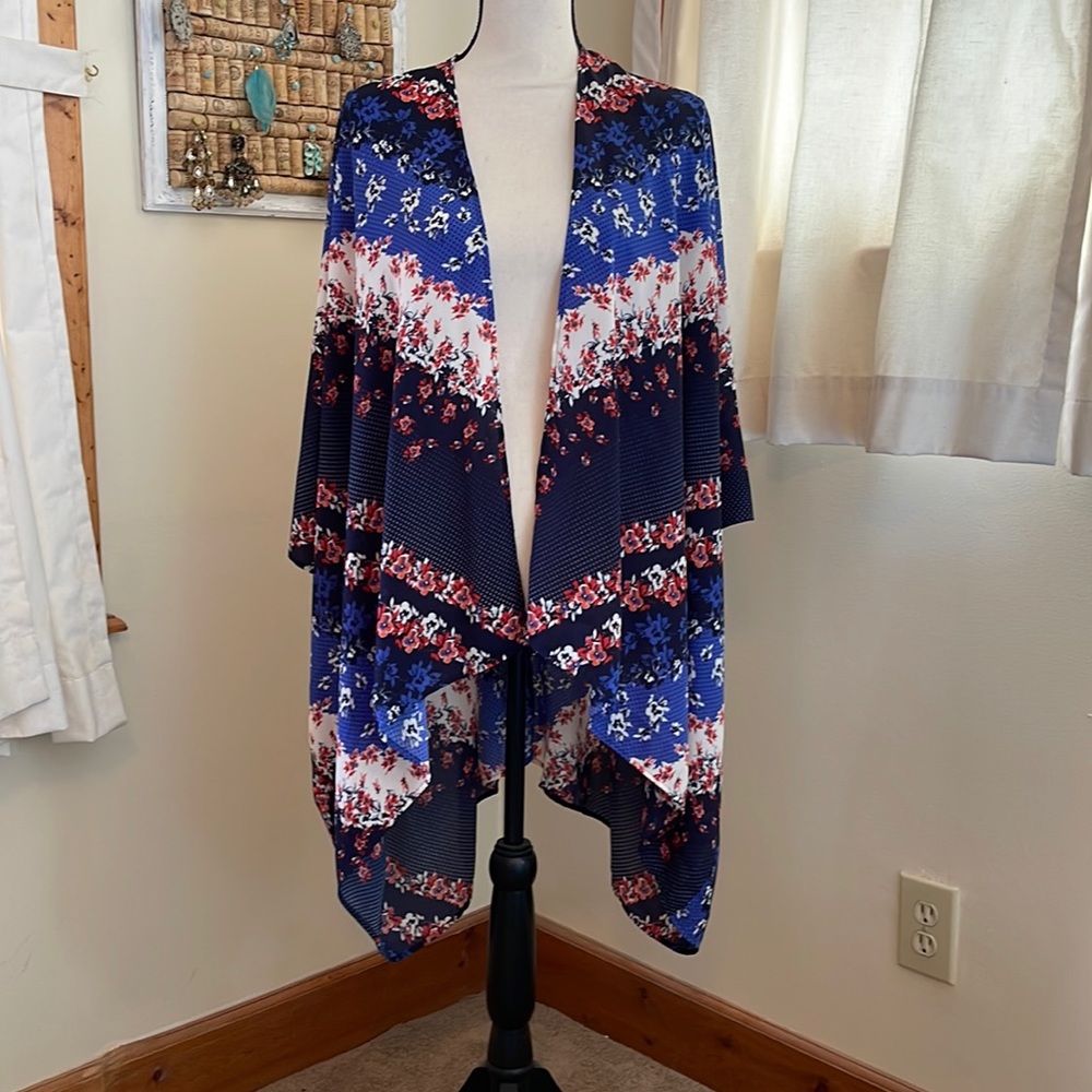Maurices Red,Blue,Orange Floral Kimono Size Large/Extra Large